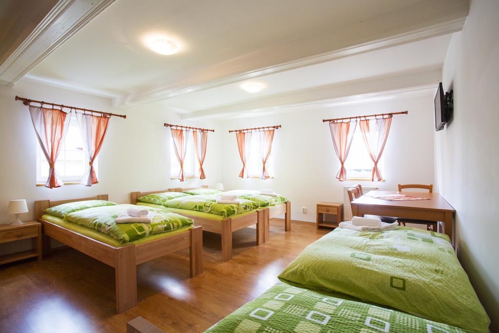 Penzion U Vyhlídky Chribská Quarto foto