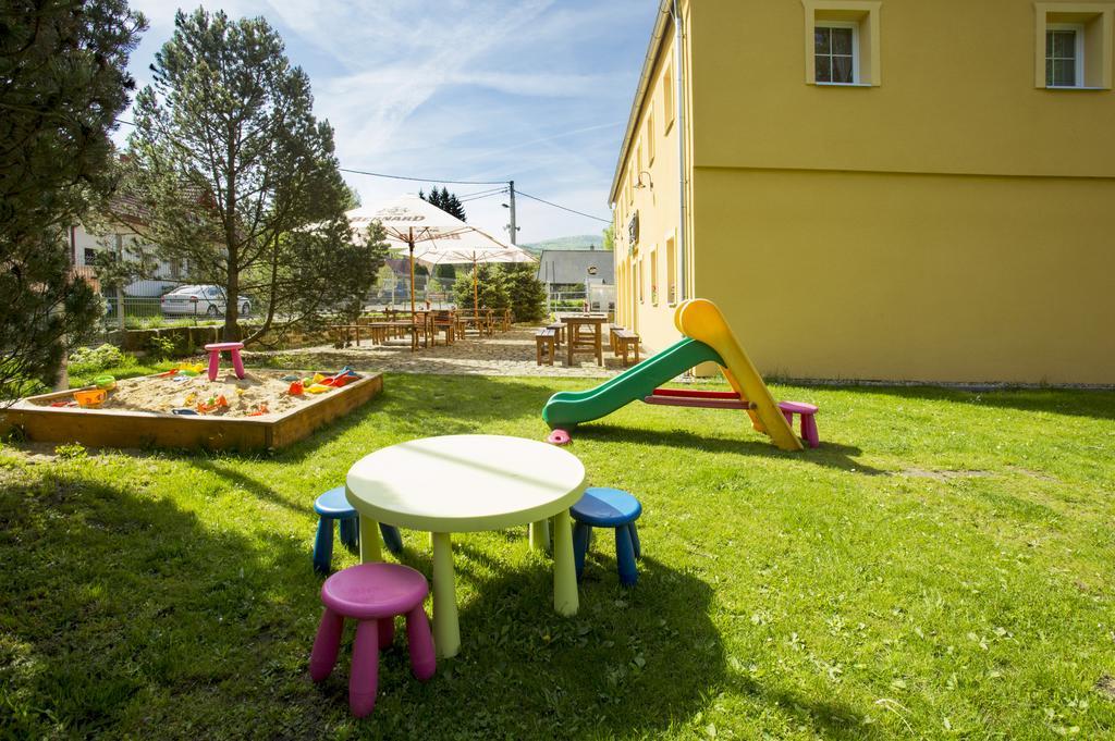 Penzion U Vyhlídky Chribská Exterior foto