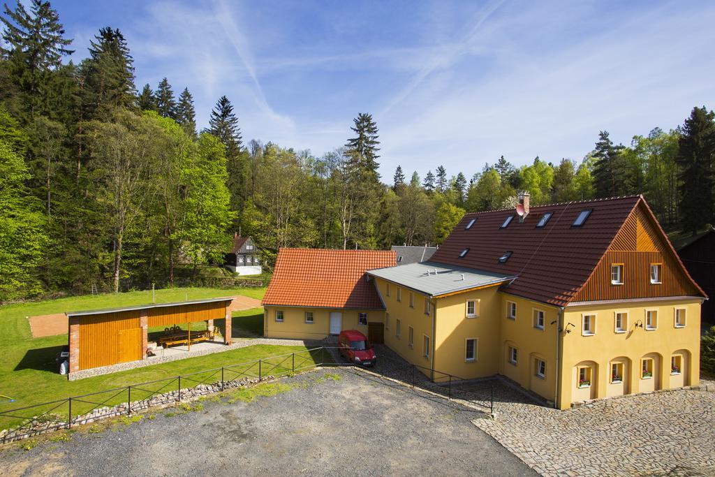 Penzion U Vyhlídky Chribská Exterior foto